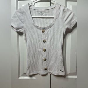 Hollister white button crop